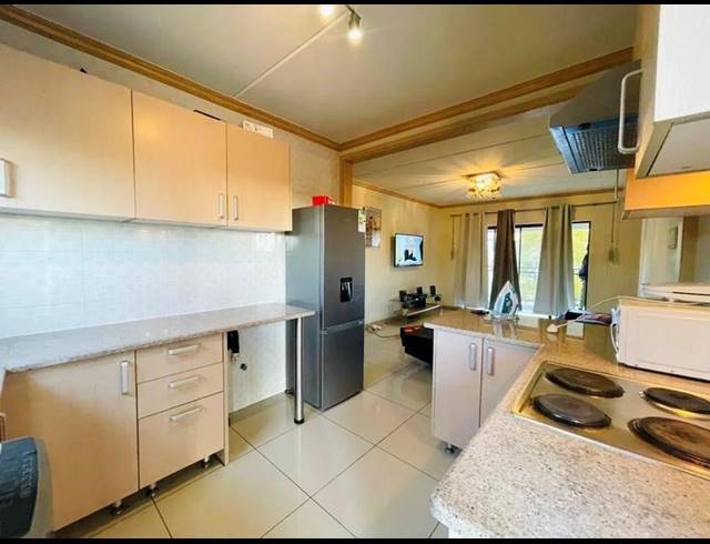 2 BEDROOM APARTMENT FOR SALE IN NOORDWYK